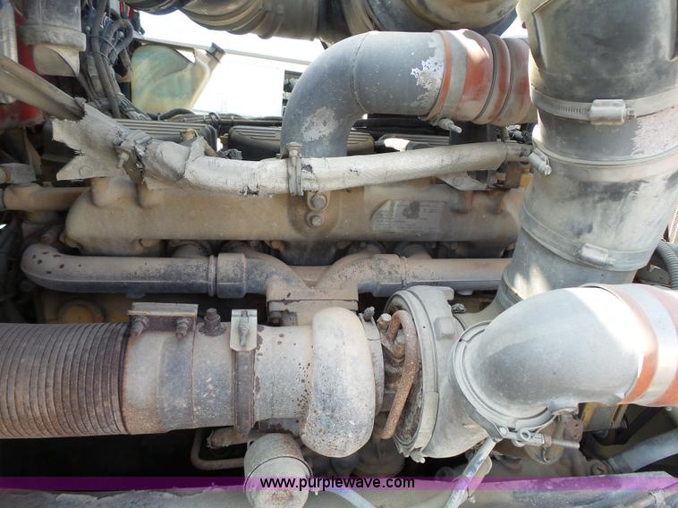 image for item K5324 2001 Kenworth T800B semi truck