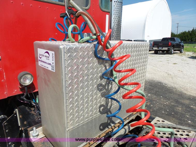 image for item K5324 2001 Kenworth T800B semi truck