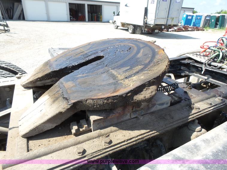 image for item K5324 2001 Kenworth T800B semi truck