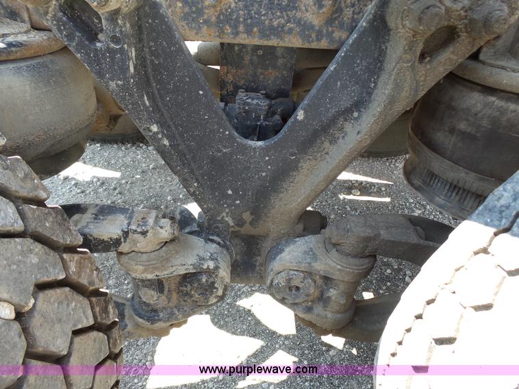 image for item K5324 2001 Kenworth T800B semi truck