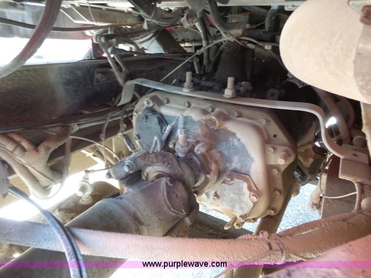 image for item K5324 2001 Kenworth T800B semi truck