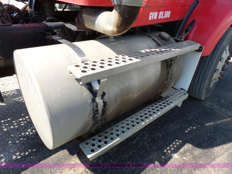 image for item K5324 2001 Kenworth T800B semi truck