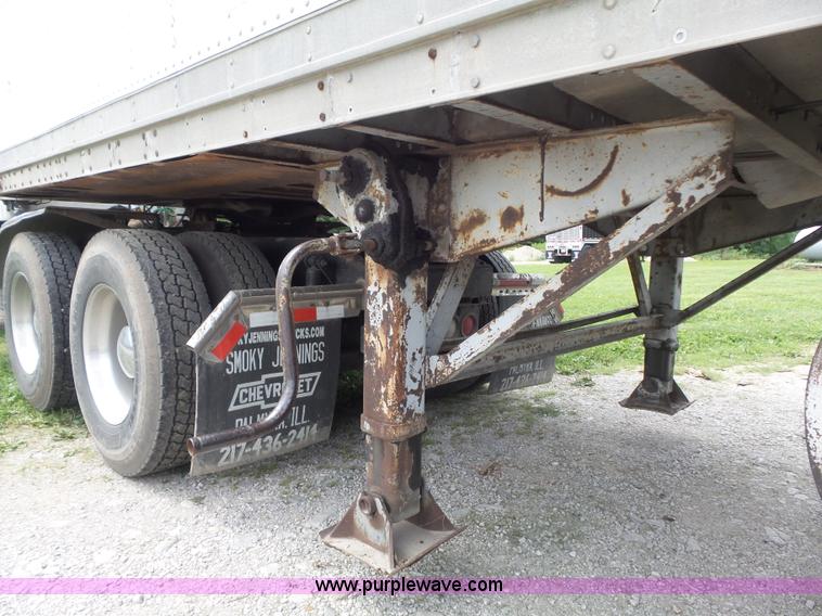 image for item K7732 1987 Dorsey Liteguard 86 refrigerated van trailer