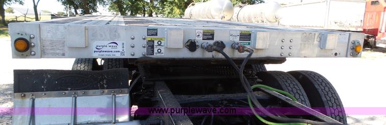 image for item K8436 2004 Wilson CFD-900 drop deck equipment trailer