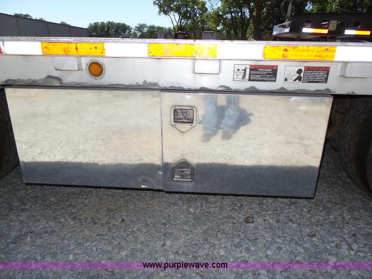 image for item K8436 2004 Wilson CFD-900 drop deck equipment trailer