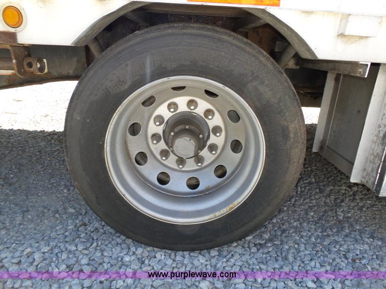 image for item K8436 2004 Wilson CFD-900 drop deck equipment trailer