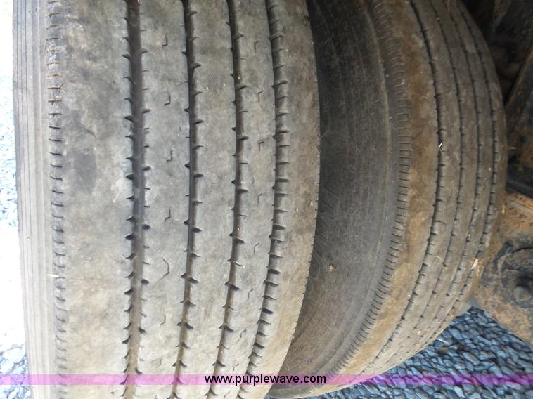 image for item K8436 2004 Wilson CFD-900 drop deck equipment trailer