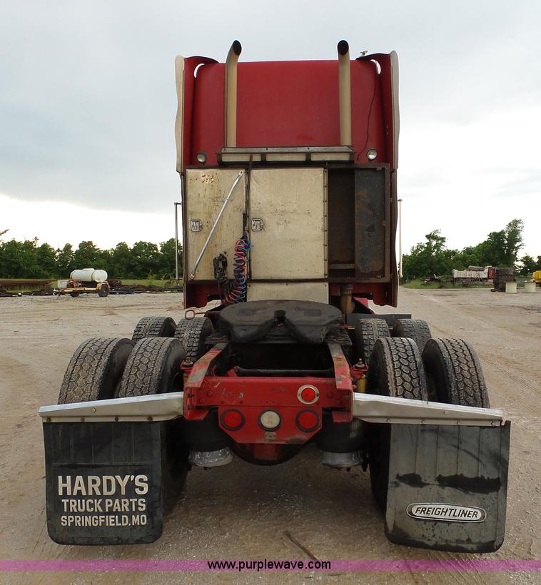 image for item L2047 1995 Freightliner FLD semi truck