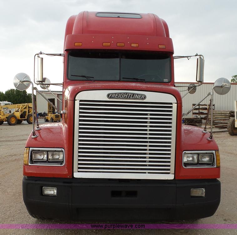image for item L2047 1995 Freightliner FLD semi truck