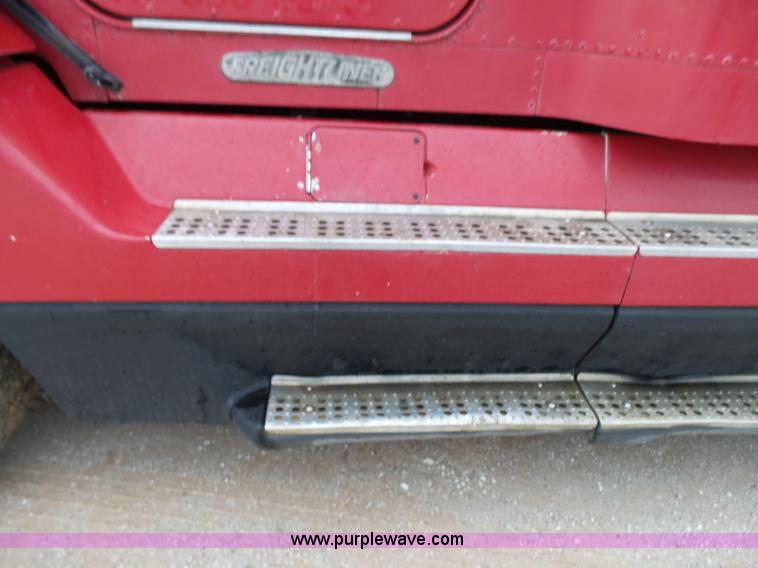 image for item L2047 1995 Freightliner FLD semi truck