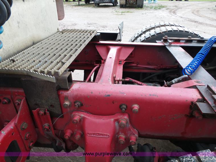 image for item L2047 1995 Freightliner FLD semi truck