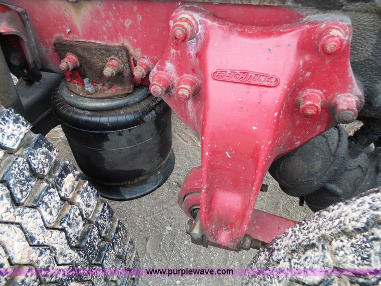 image for item L2047 1995 Freightliner FLD semi truck