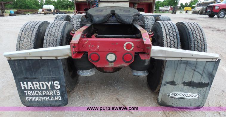 image for item L2047 1995 Freightliner FLD semi truck