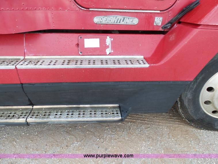 image for item L2047 1995 Freightliner FLD semi truck