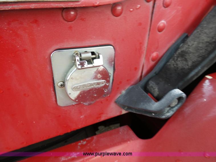 image for item L2047 1995 Freightliner FLD semi truck