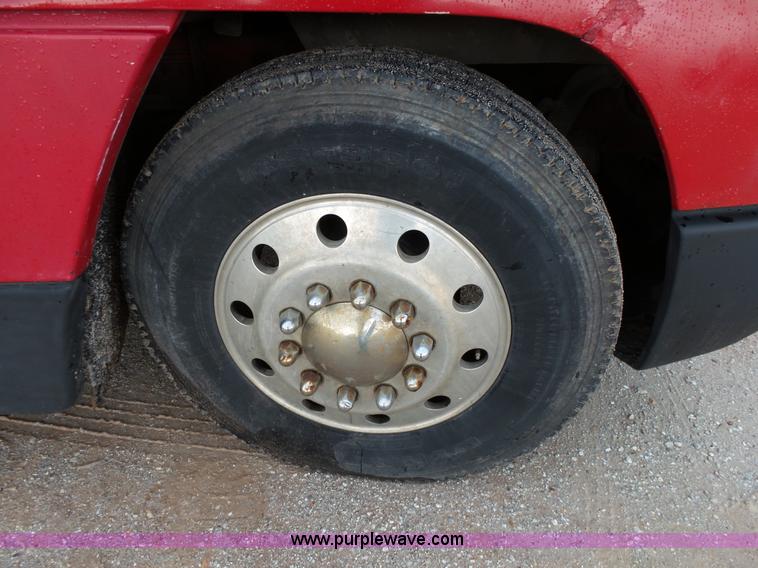 image for item L2047 1995 Freightliner FLD semi truck