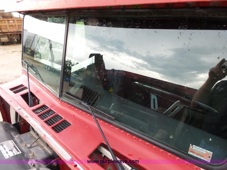 image for item L2047 1995 Freightliner FLD semi truck