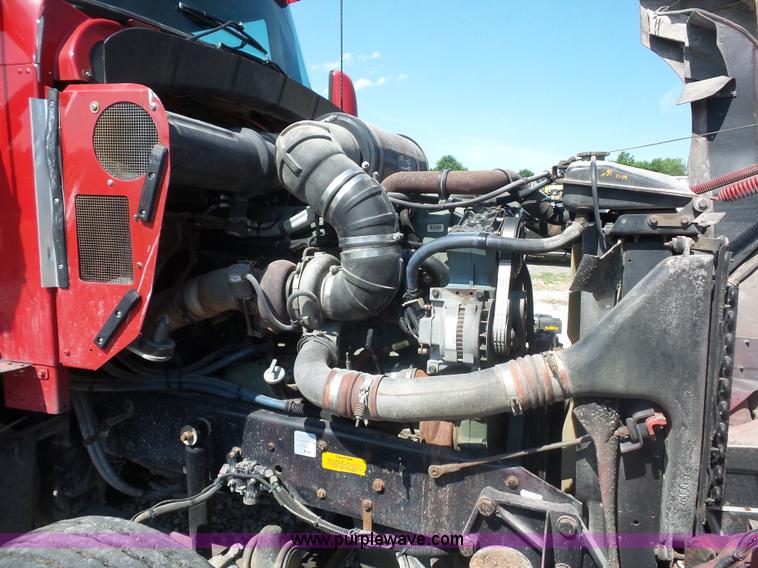 image for item L2876 2000 Kenworth semi truck