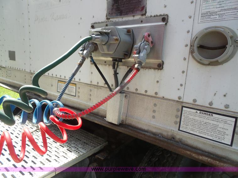 image for item L4829 2005 Great Dane 7411TP-SA dry van trailer