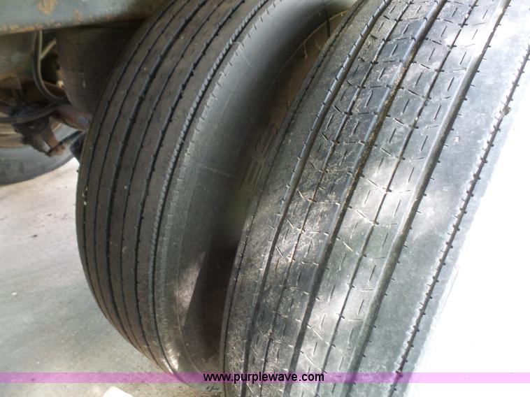 image for item L4829 2005 Great Dane 7411TP-SA dry van trailer