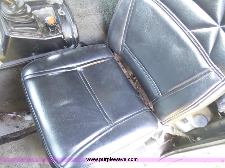 image for item L4830 1987 International CO-9670 Eagle semi truck