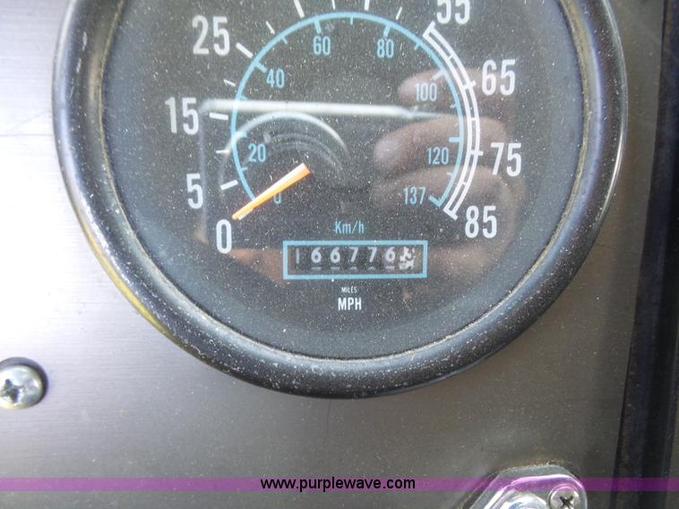 image for item L4830 1987 International CO-9670 Eagle semi truck