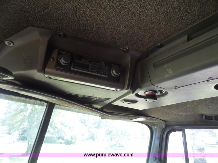 image for item L4830 1987 International CO-9670 Eagle semi truck