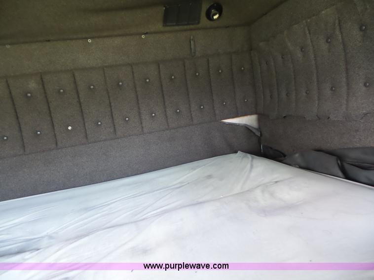 image for item L4830 1987 International CO-9670 Eagle semi truck