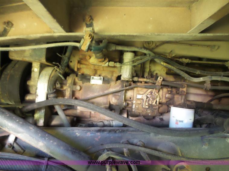 image for item L4830 1987 International CO-9670 Eagle semi truck