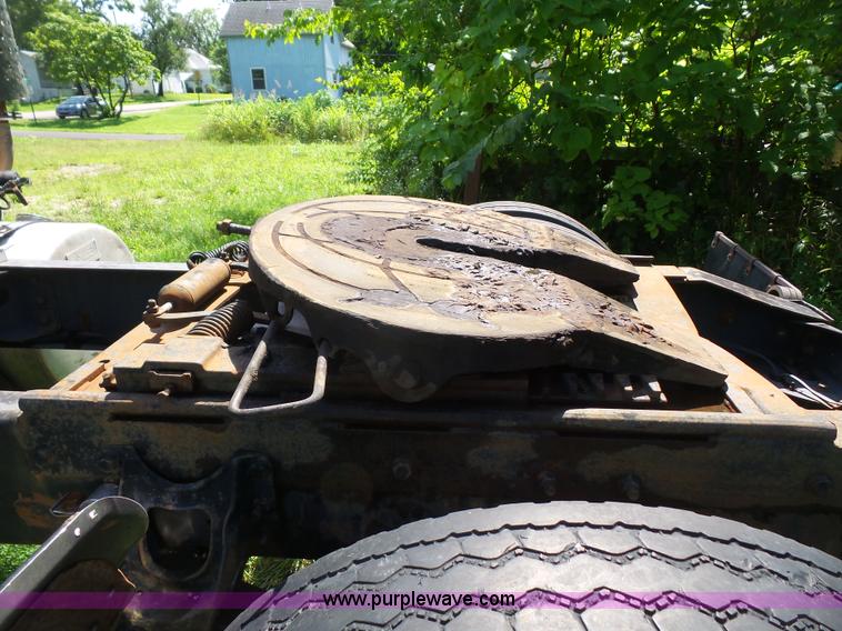 image for item L4830 1987 International CO-9670 Eagle semi truck