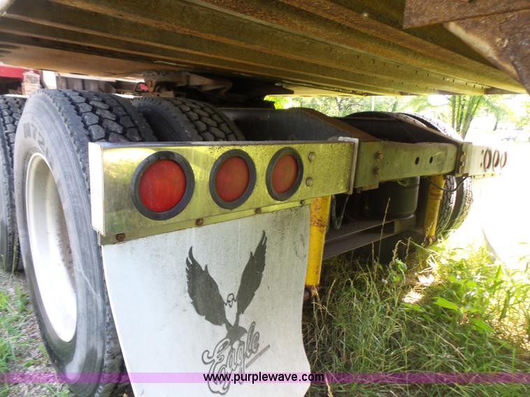 image for item L4831 1997 International 9800 semi truck