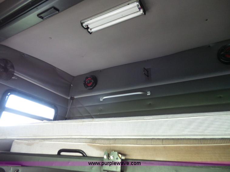 image for item L4831 1997 International 9800 semi truck