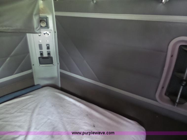 image for item L4831 1997 International 9800 semi truck