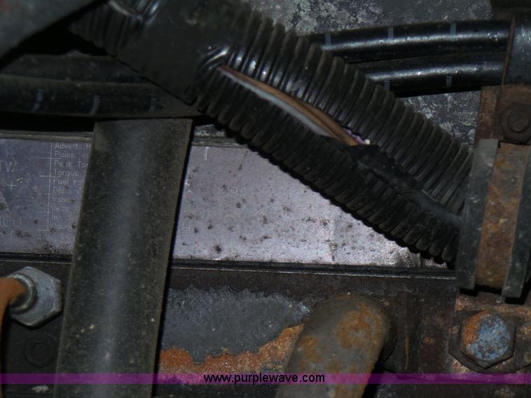 image for item L4831 1997 International 9800 semi truck