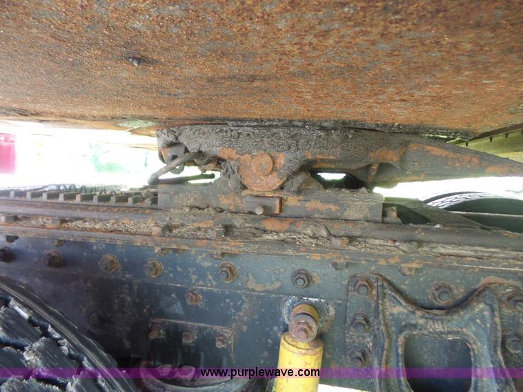 image for item L4831 1997 International 9800 semi truck