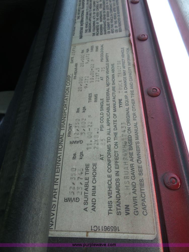 image for item L4831 1997 International 9800 semi truck