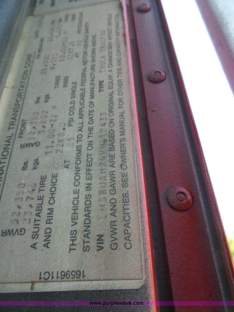 image for item L4831 1997 International 9800 semi truck