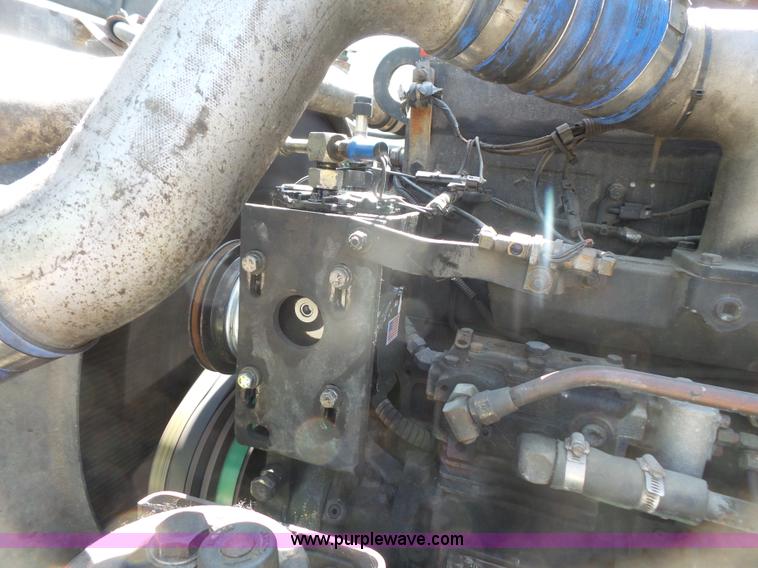 image for item L4837 1995 International 9400 semi truck