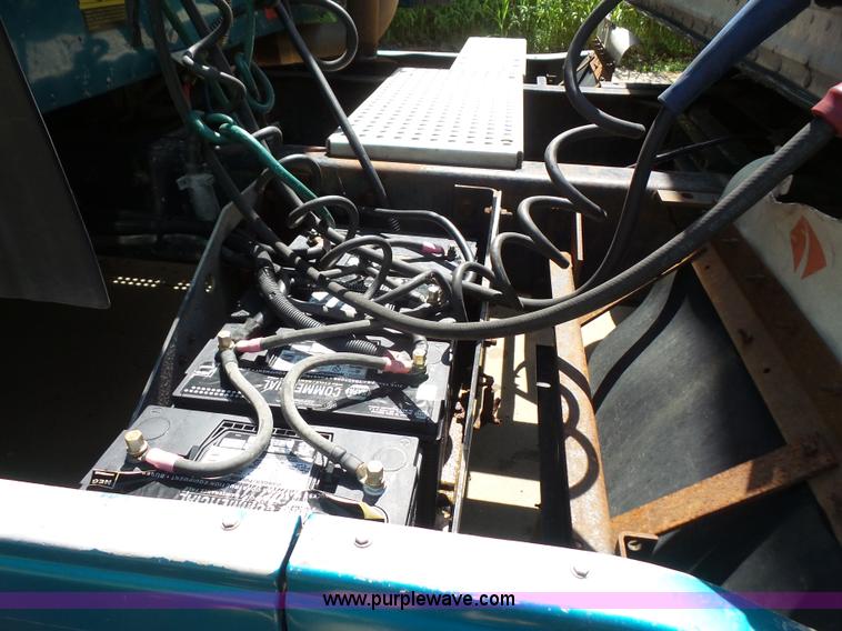 image for item L4837 1995 International 9400 semi truck