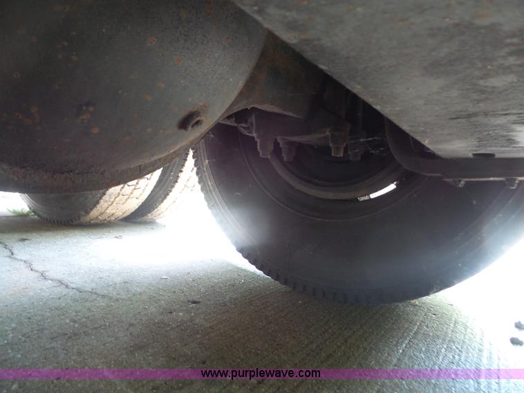 image for item L4837 1995 International 9400 semi truck