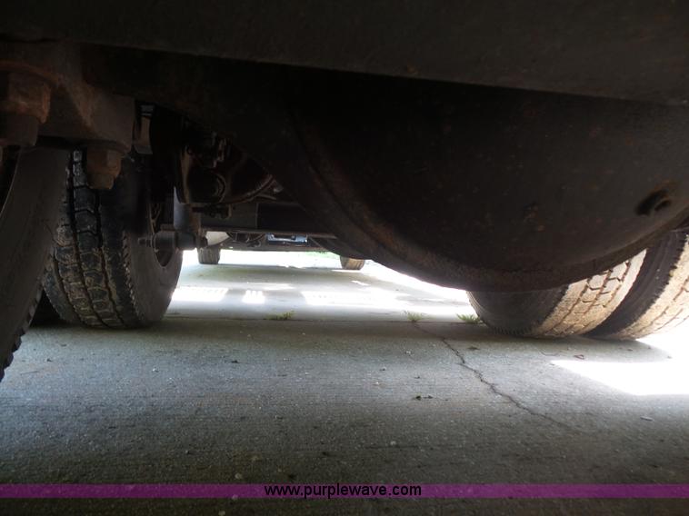 image for item L4837 1995 International 9400 semi truck