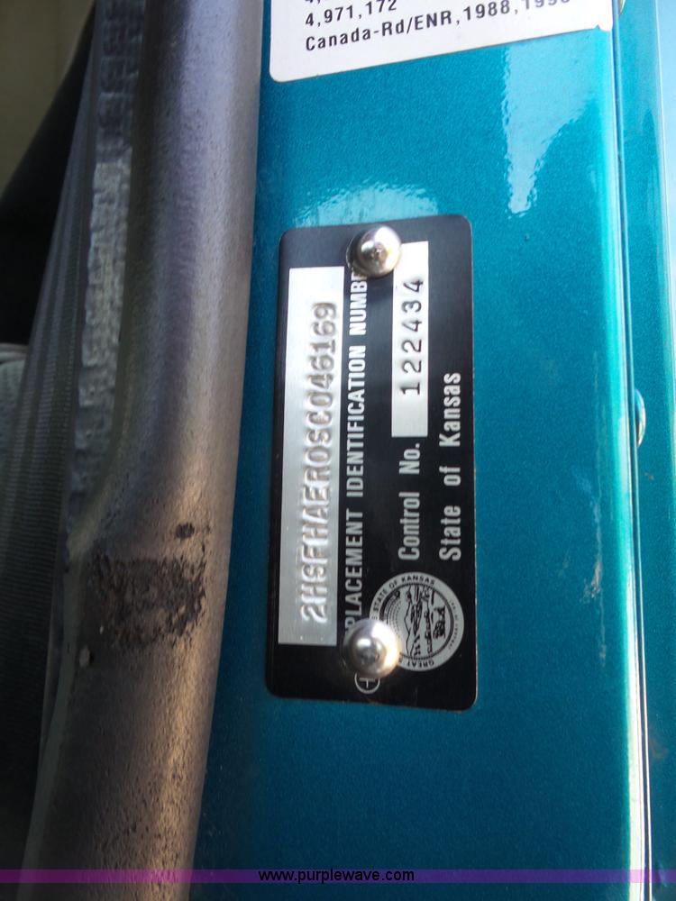 image for item L4837 1995 International 9400 semi truck