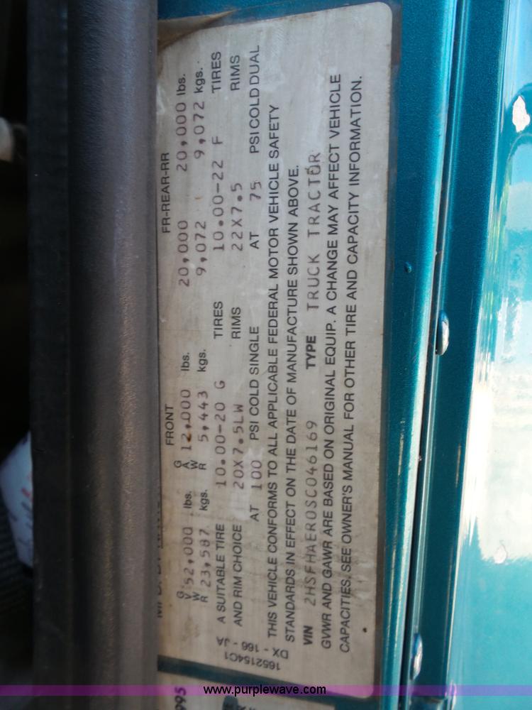 image for item L4837 1995 International 9400 semi truck