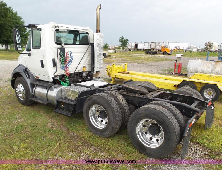 image for item L5505 2011 International TranStar 8600 semi truck