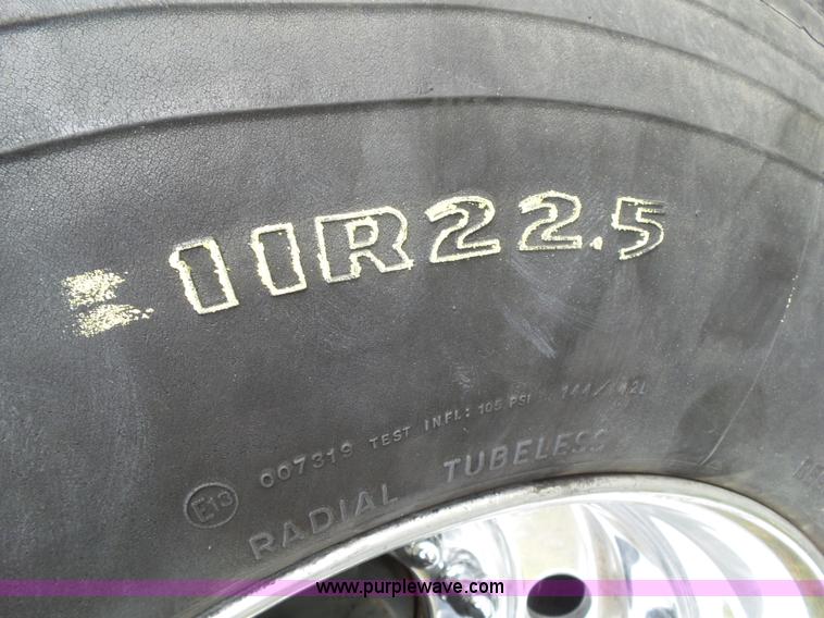 image for item L5505 2011 International TranStar 8600 semi truck