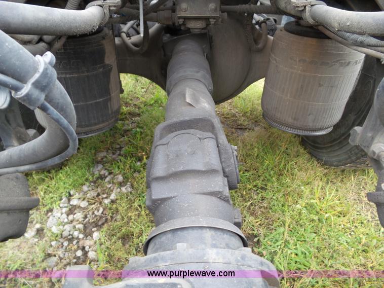 image for item L5505 2011 International TranStar 8600 semi truck