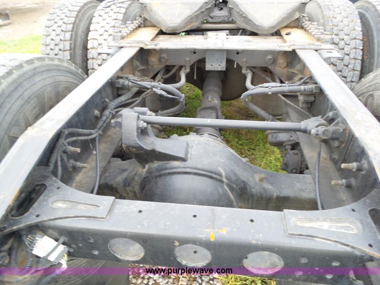 image for item L5505 2011 International TranStar 8600 semi truck