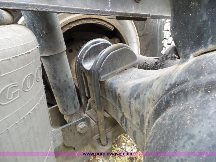 image for item L5505 2011 International TranStar 8600 semi truck