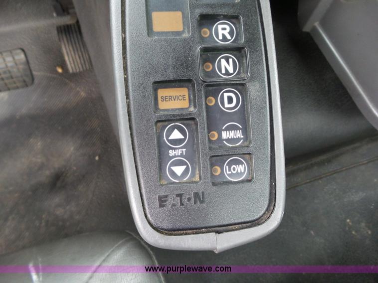 image for item L5505 2011 International TranStar 8600 semi truck