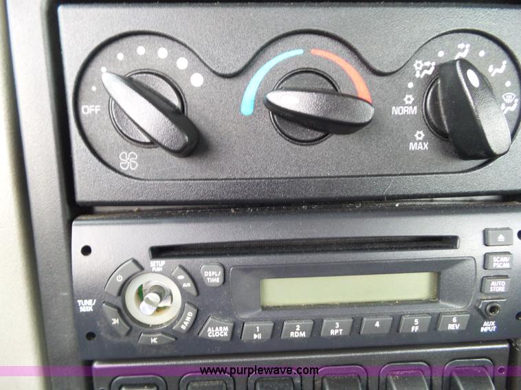 image for item L5505 2011 International TranStar 8600 semi truck